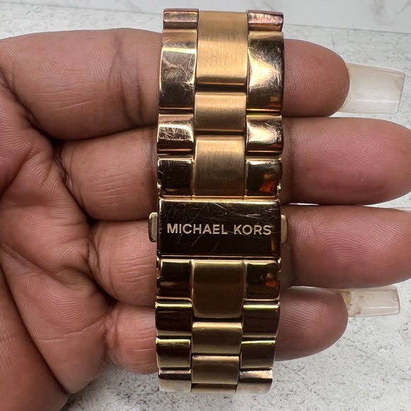 Michael Kors Women’s Dylan Watch - Picture 2 of 5